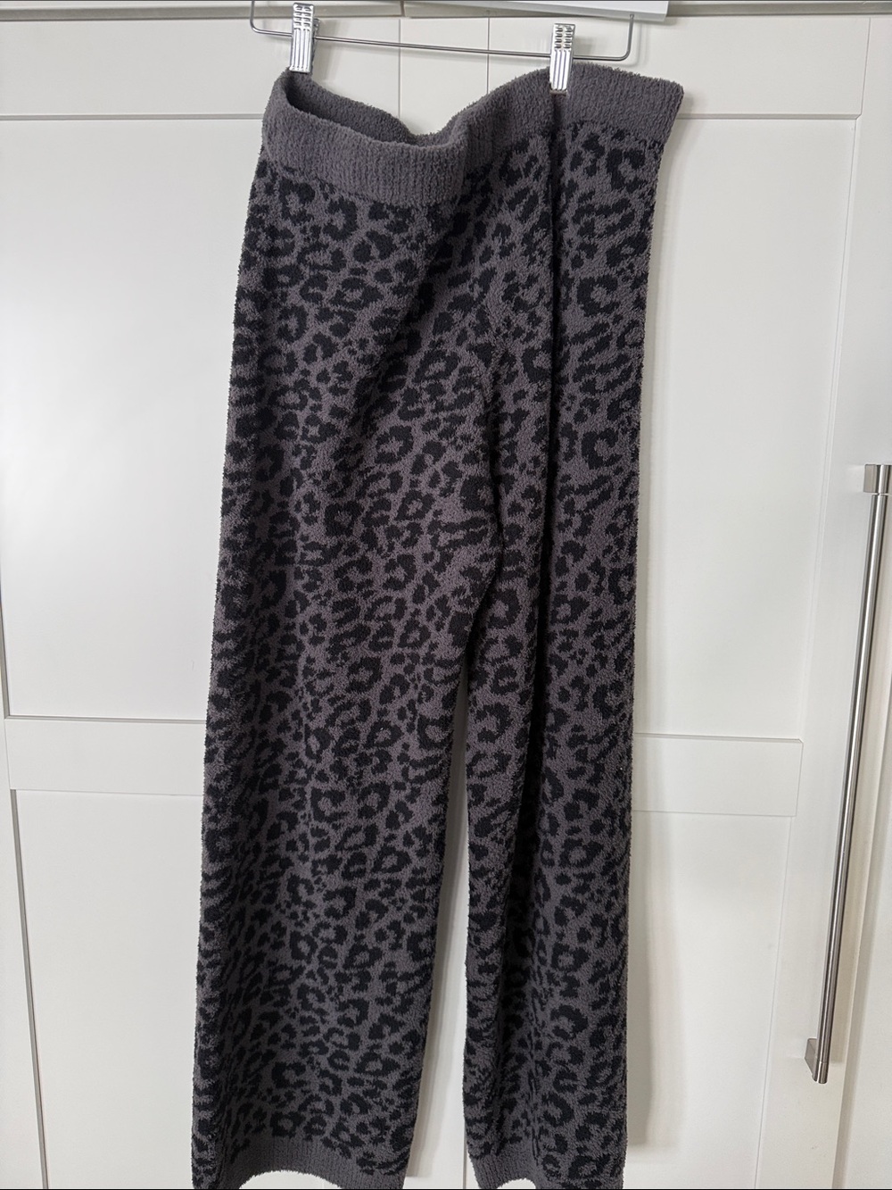 Cozy Leopard-Print Knit Lounge Pants - Dark Gray - Picture 4 of 5